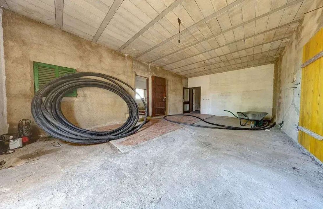 Parcela con proyecto de construcción en venta en Muro cerca de la playa