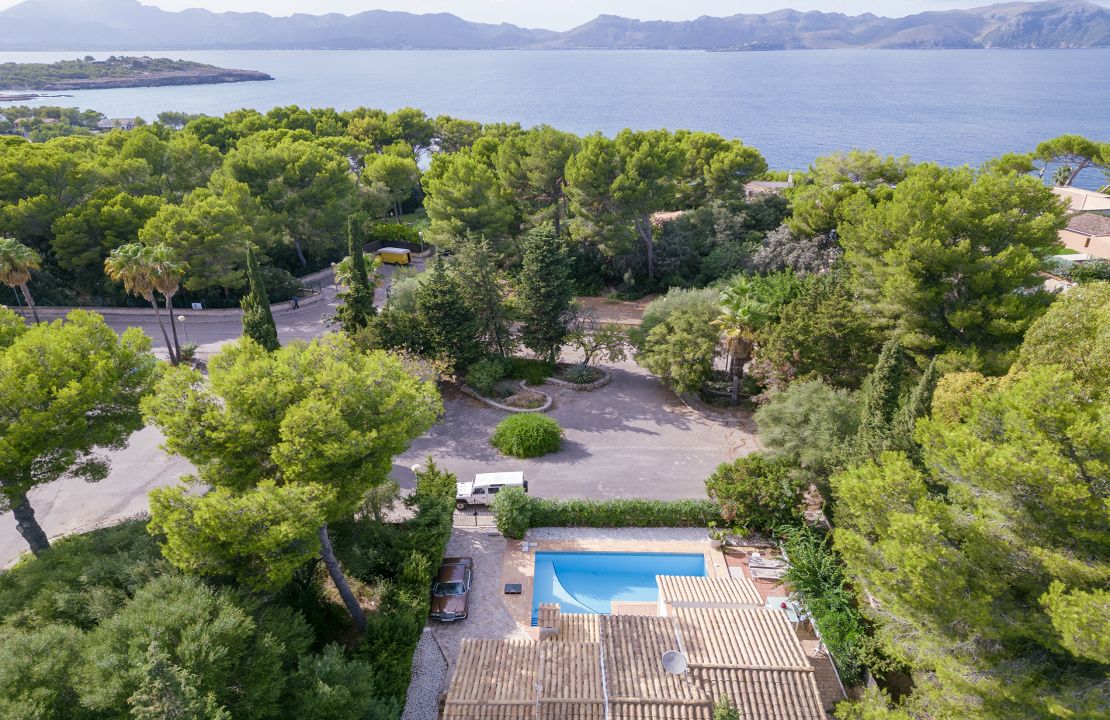 Beautiful villa with pool in Bonaire, Alcudia for sale