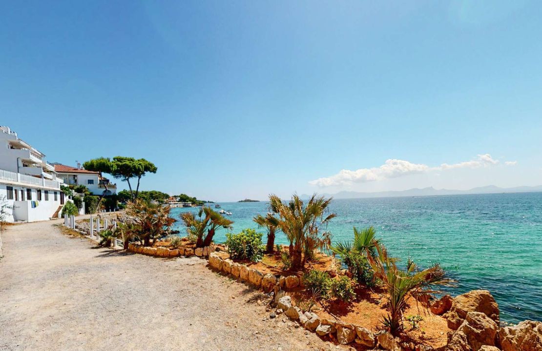 Villa am Golf Alcanada Alcudia mit Ferienmeitlizenz und Meerblick