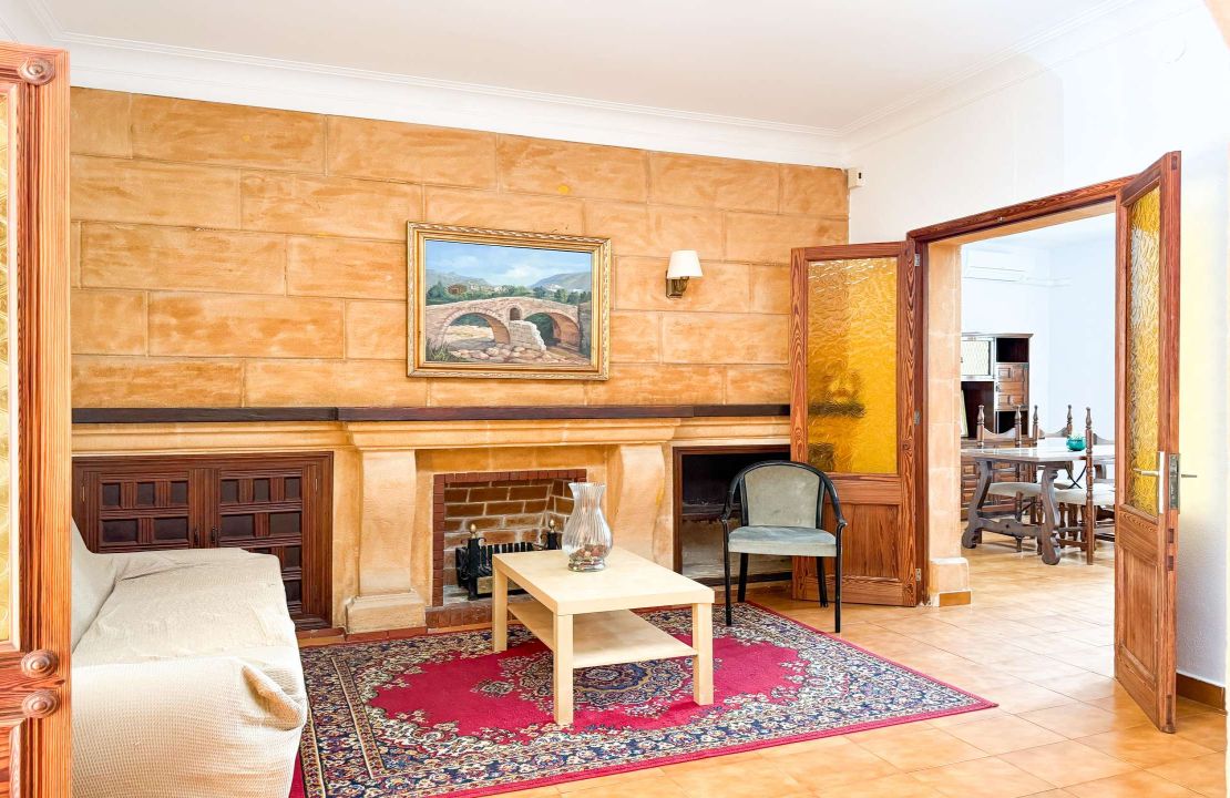 Large townhouse in Pollença to renovate