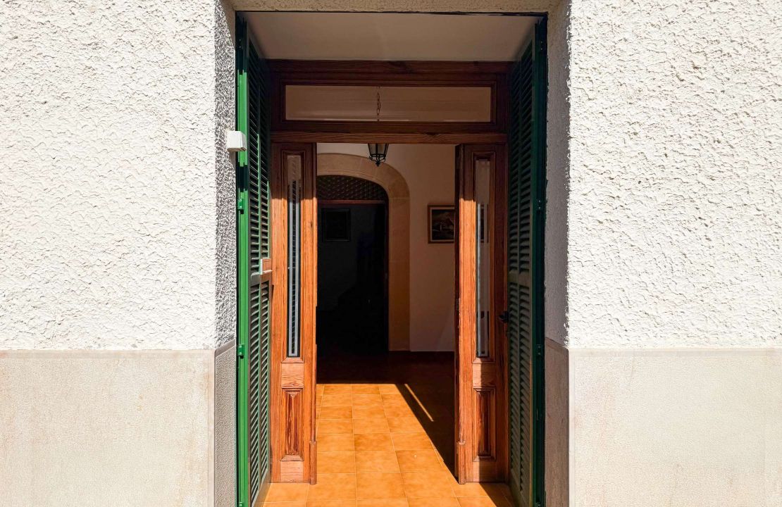 Large townhouse in Pollença to renovate