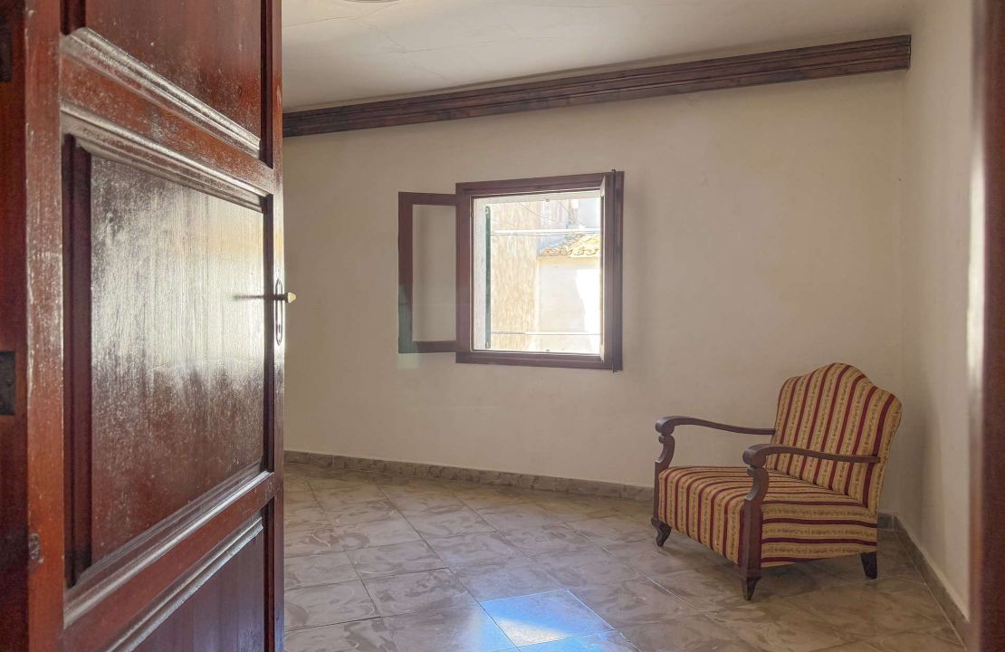 Large townhouse in Pollença to renovate