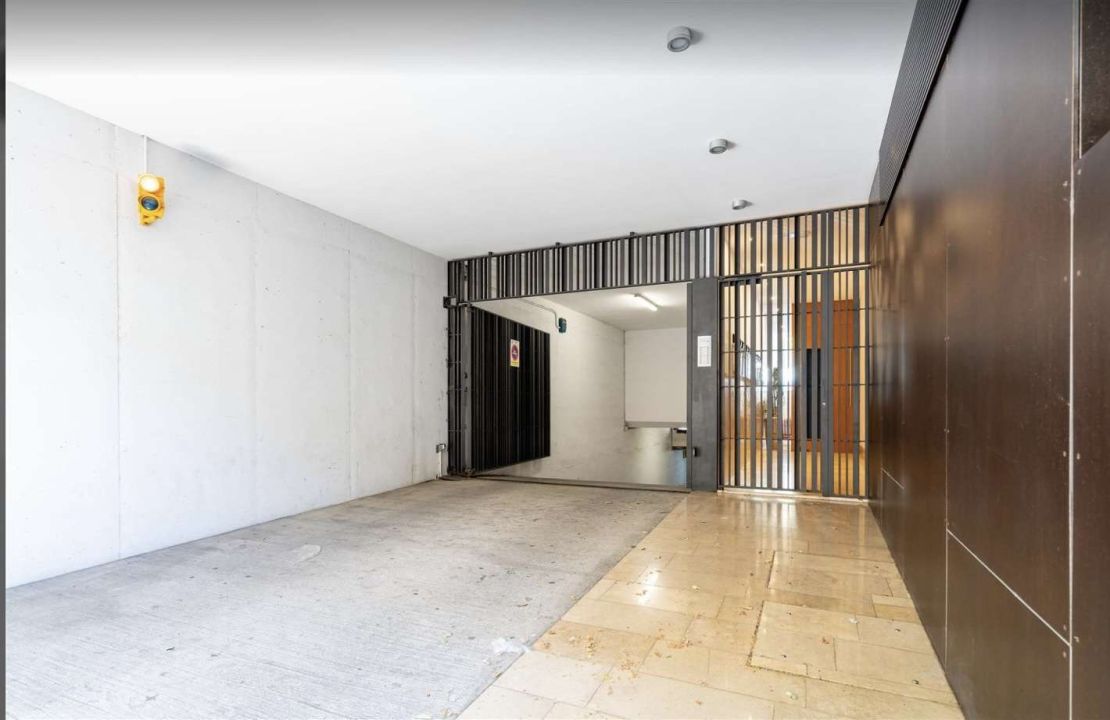 Apartamento de alquiler a largo plazo de dos dormitorios con piscina comunitaria en Puerto de Pollença