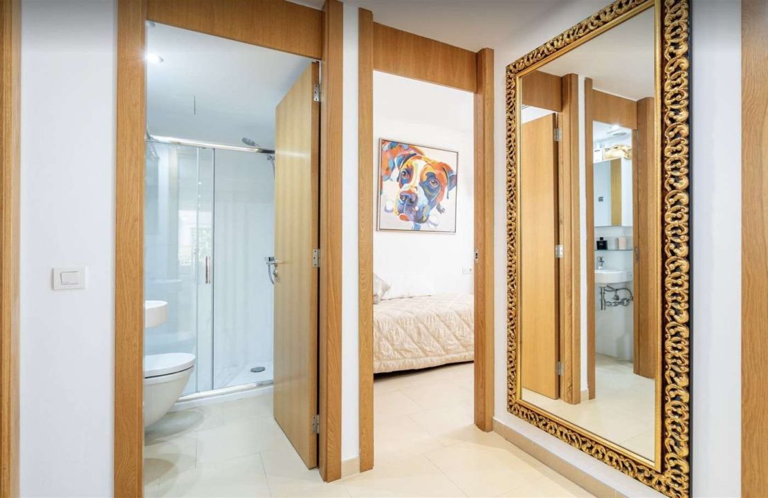 Apartamento de alquiler a largo plazo de dos dormitorios con piscina comunitaria en Puerto de Pollença