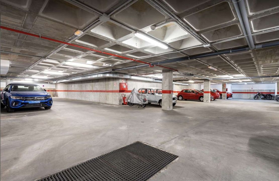 Apartamento de alquiler a largo plazo de dos dormitorios con piscina comunitaria en Puerto de Pollença