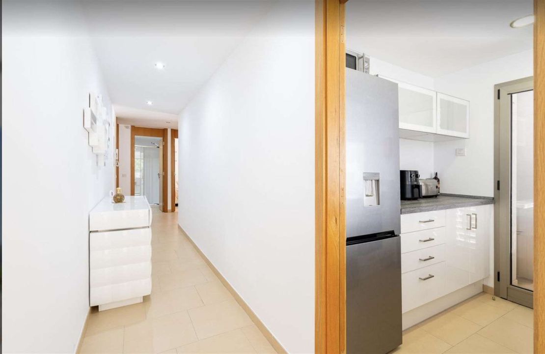 Apartamento de alquiler a largo plazo de dos dormitorios con piscina comunitaria en Puerto de Pollença