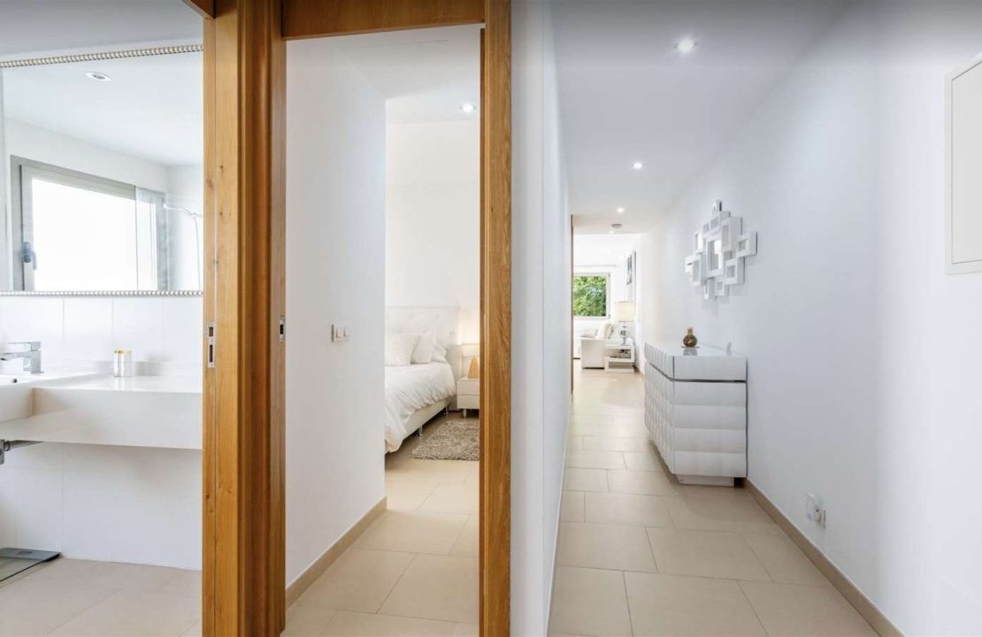 Apartamento de alquiler a largo plazo de dos dormitorios con piscina comunitaria en Puerto de Pollença