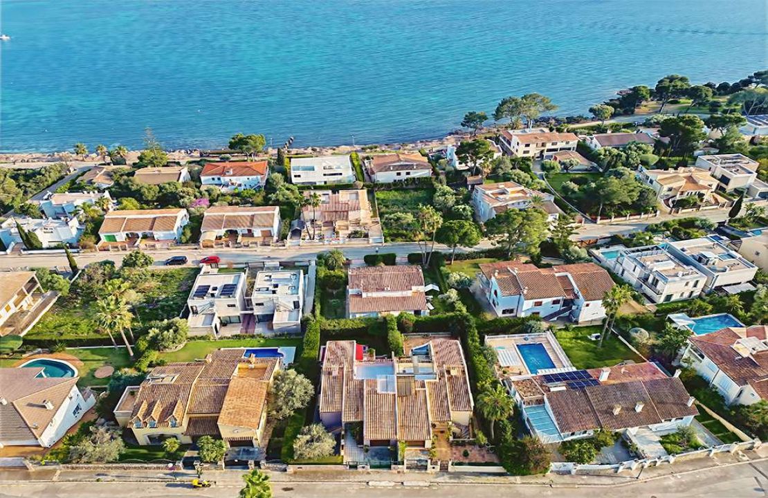 Nueva oferta - Villa en venta Golf Alcanada Alcudia con vistas al mar y garaje