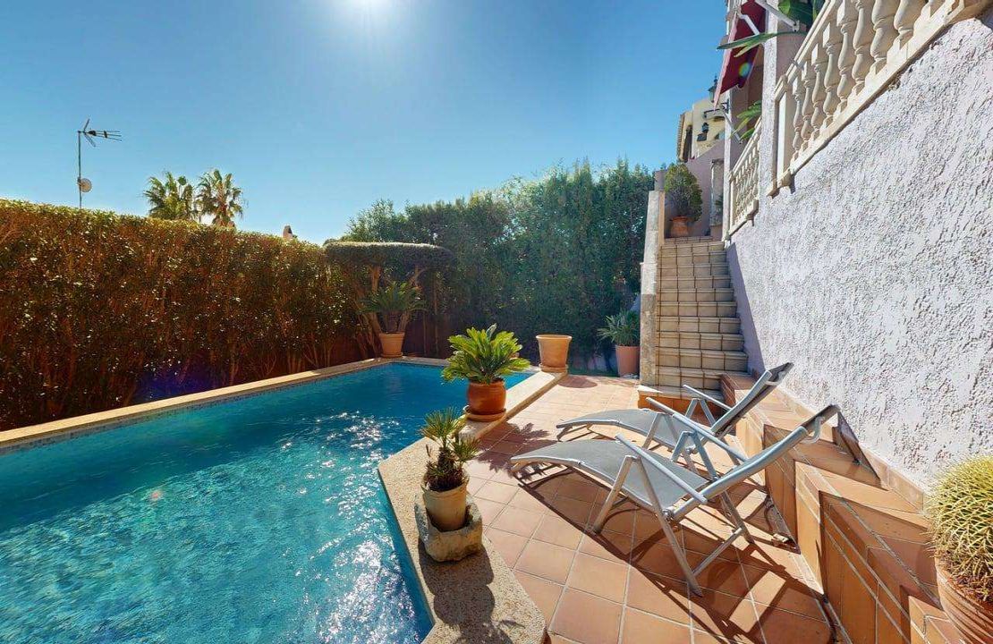 Nueva oferta - Villa en venta Golf Alcanada Alcudia con vistas al mar y garaje