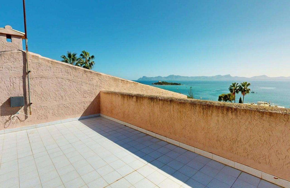 Nueva oferta - Villa en venta Golf Alcanada Alcudia con vistas al mar y garaje