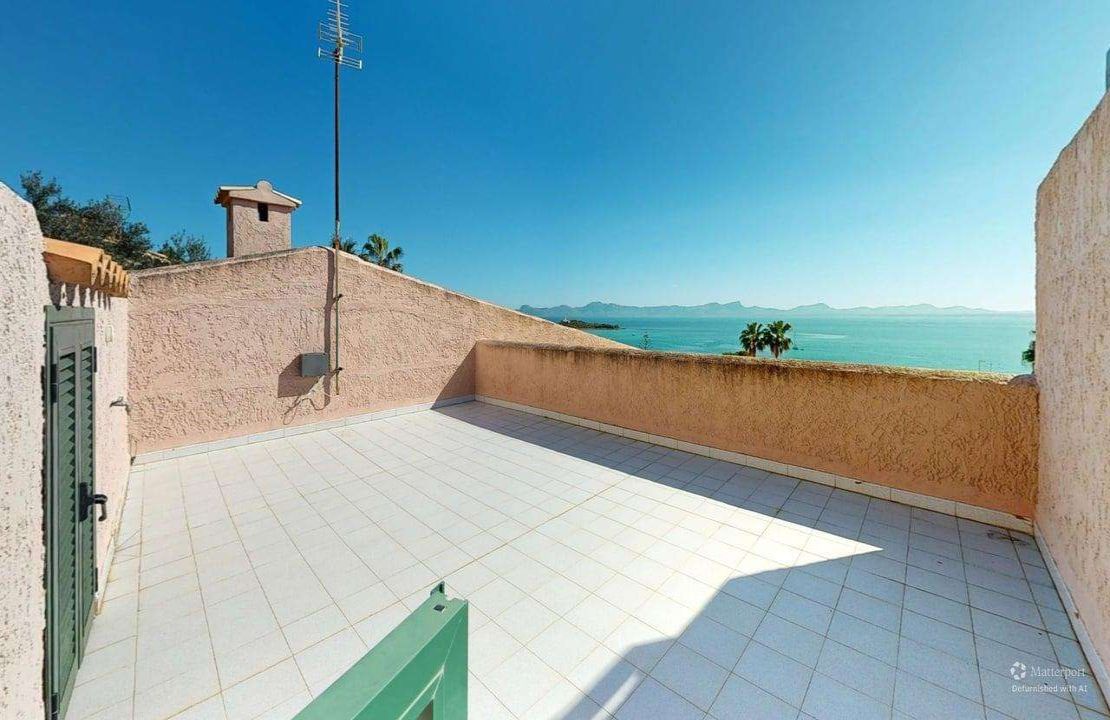 Nueva oferta - Villa en venta Golf Alcanada Alcudia con vistas al mar y garaje