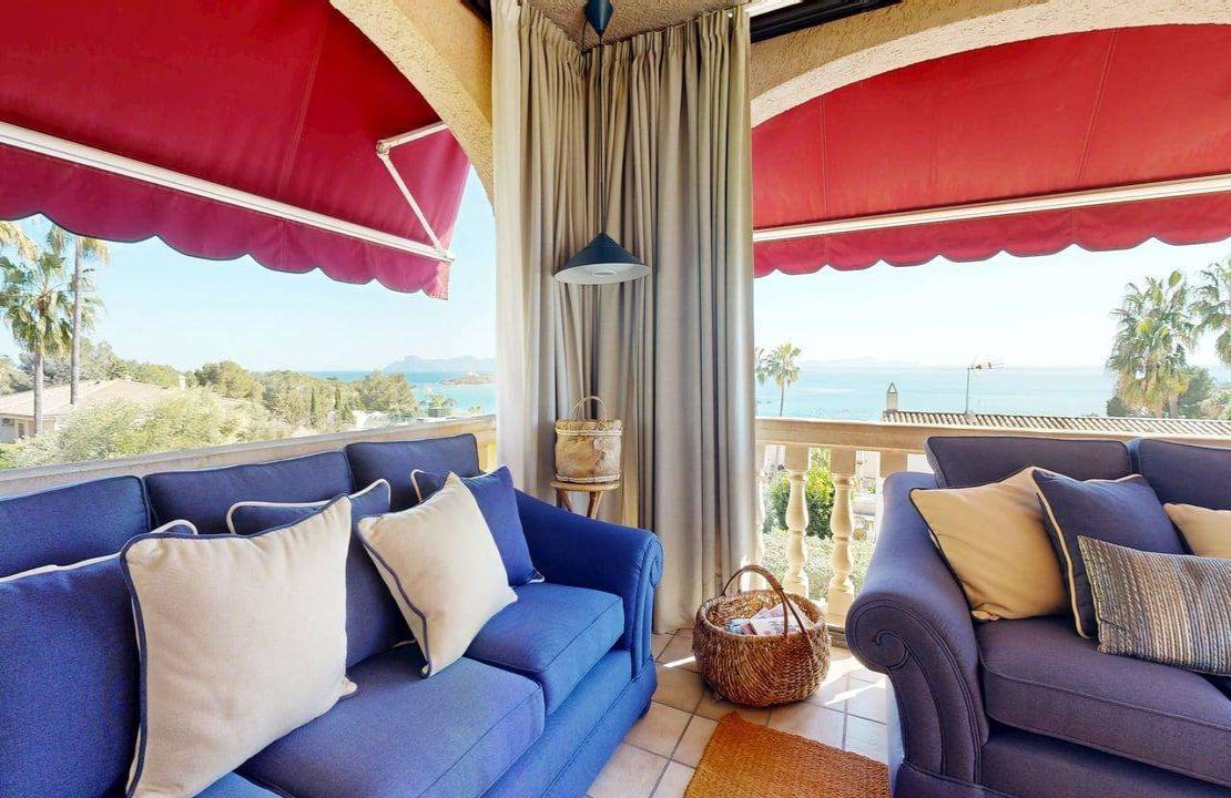 Nueva oferta - Villa en venta Golf Alcanada Alcudia con vistas al mar y garaje