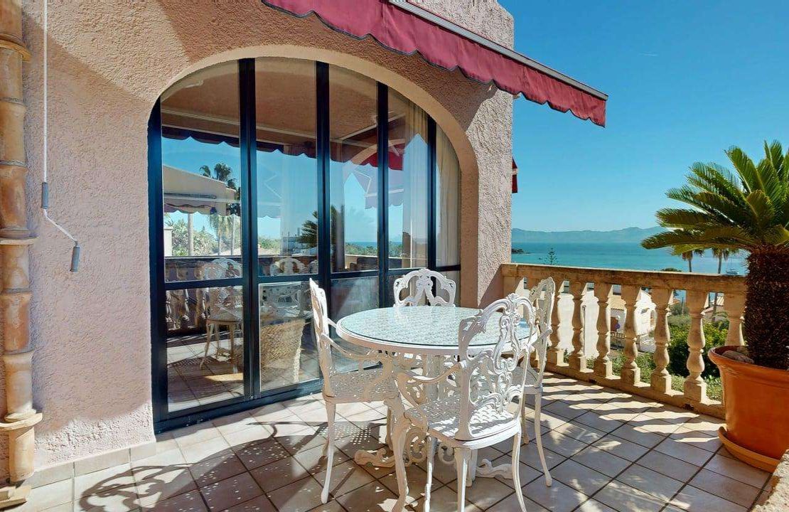 Nueva oferta - Villa en venta Golf Alcanada Alcudia con vistas al mar y garaje