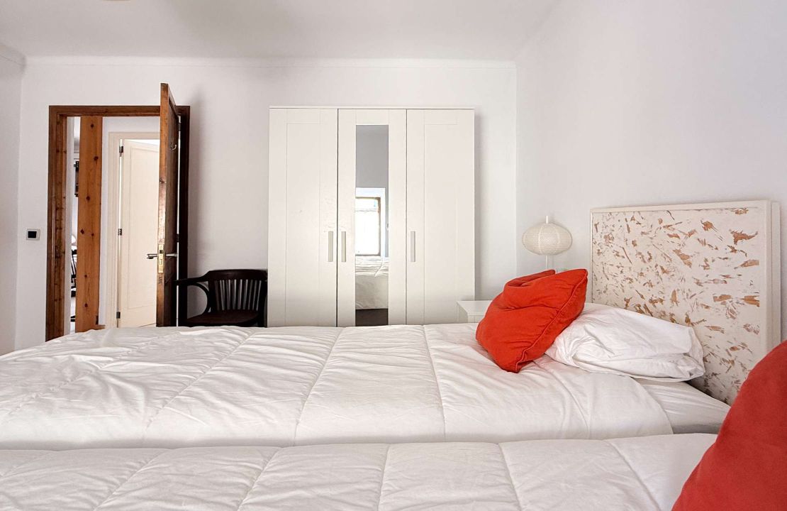 For rent - charming townhouse with Patio and small pool