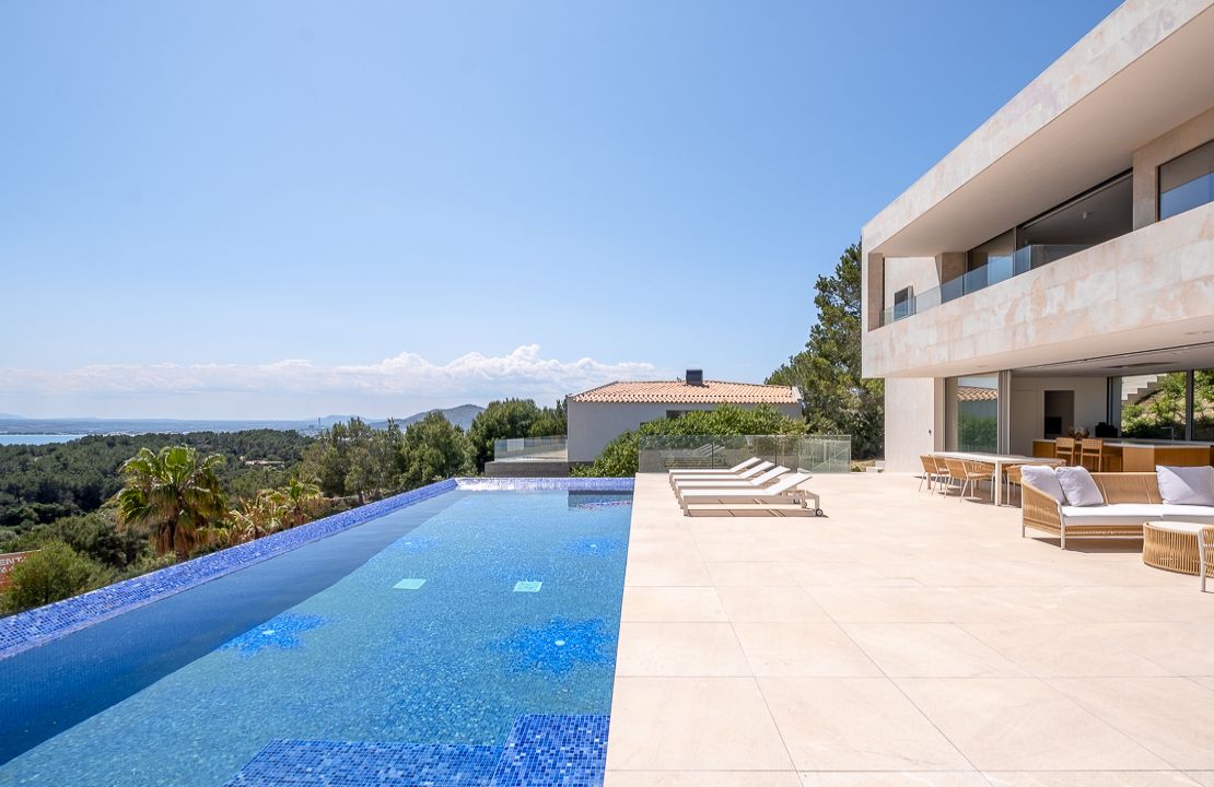 Moderne Neubauvilla mit Meeresblick in Bonaire, Alcudia