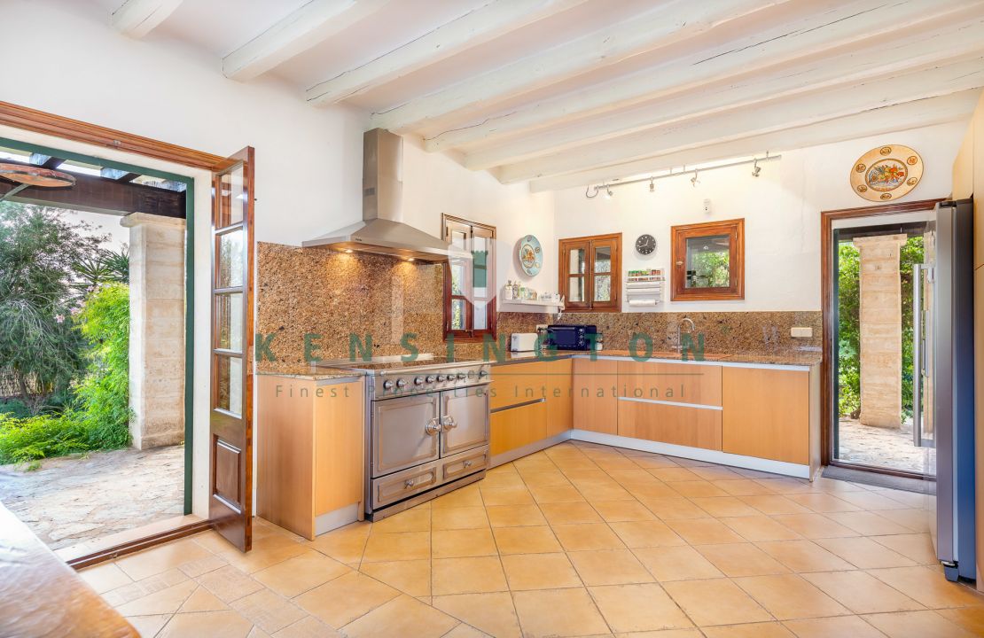 Authentic country house Pollensa / Alcudia with pool, guest house, garage and amazing gardens for sale