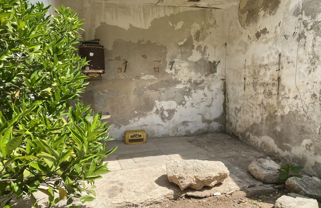 House for sale in Sa Pobla Mallorca with courtyard, terraces and garage