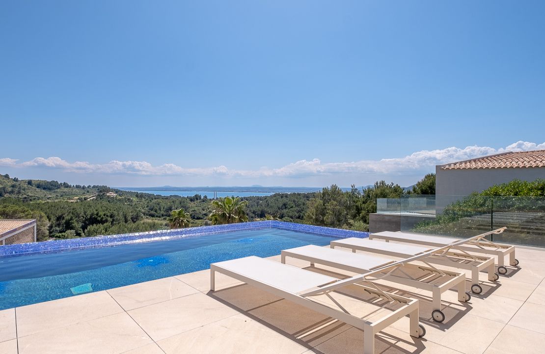 Moderne Neubauvilla mit Meeresblick in Bonaire, Alcudia