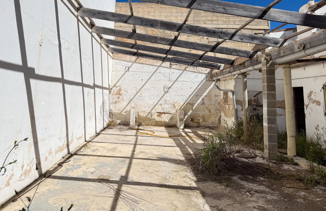 Geschäftslokal und einer Wohnung zu verkaufen in Puerto Pollensa Mallorca