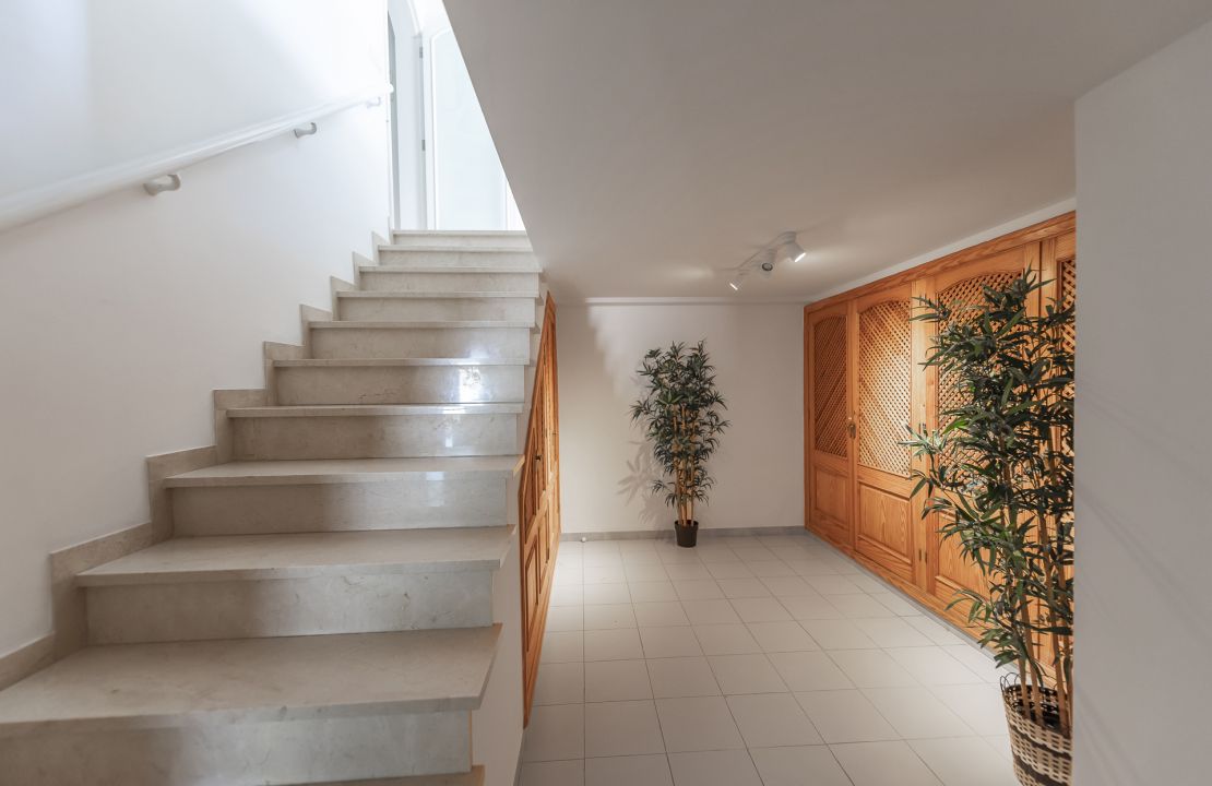 First line Villa for sale with holiday rental license in Playa de Alcudia