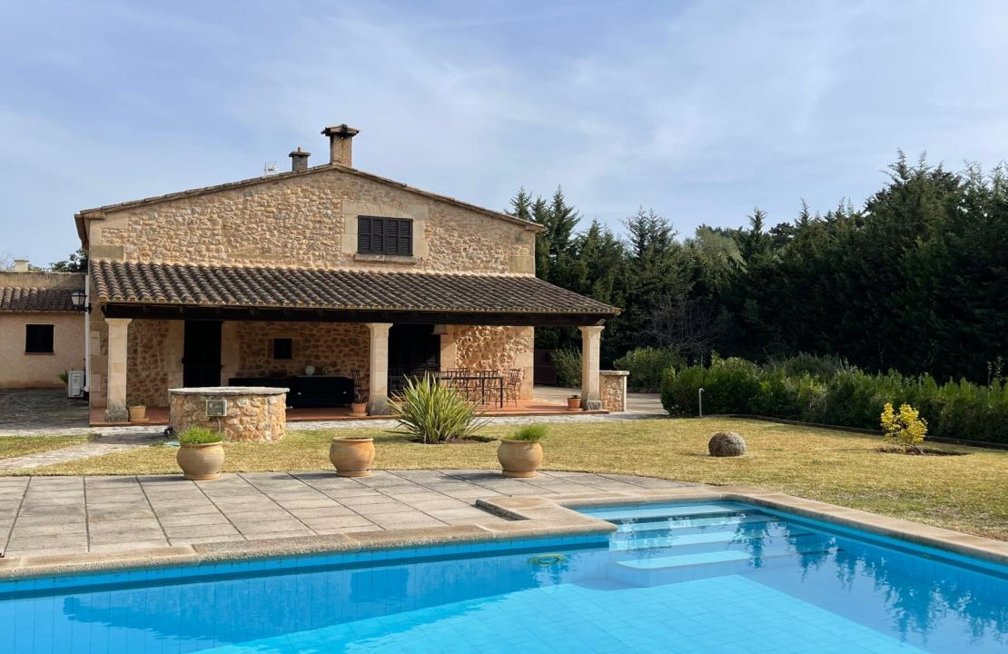 Finca for long term rental in Pollensa with pool and garden