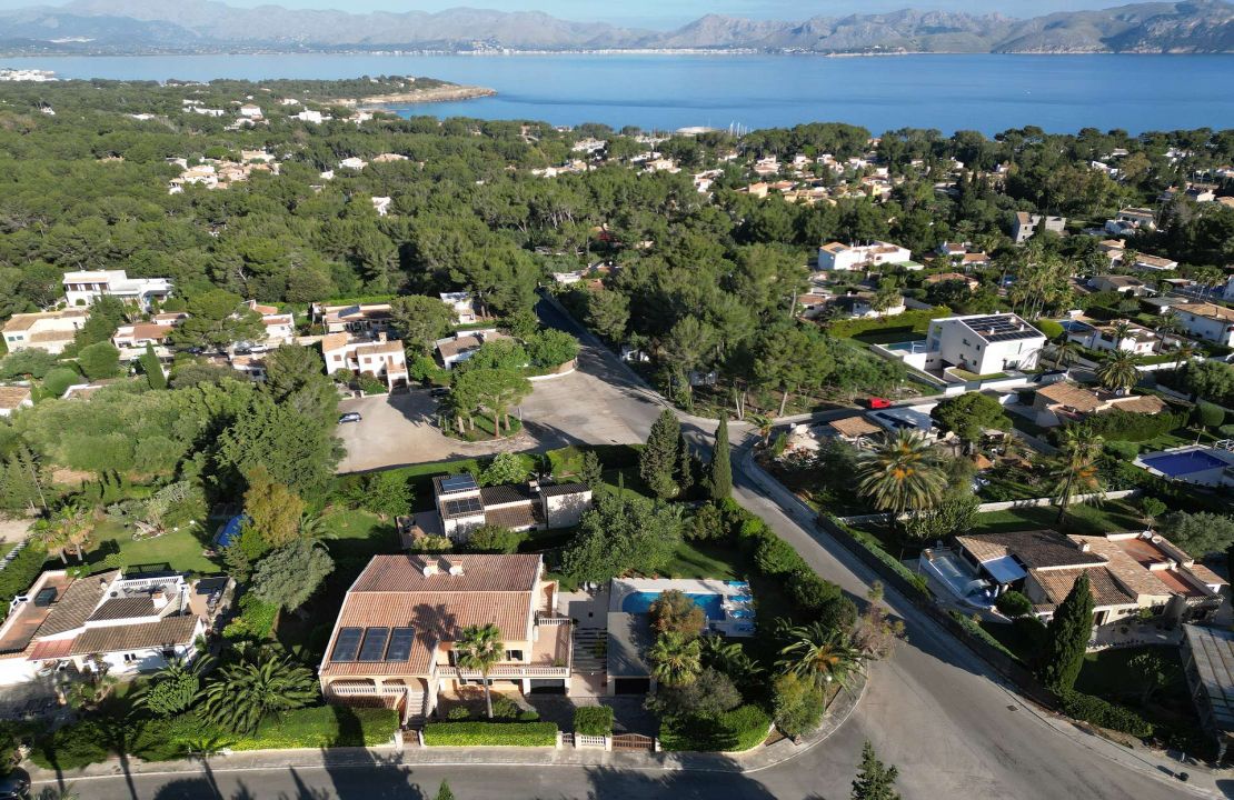 Exclusive - 7 bedroom Villa in Bonaire, Alcudia with pool and garages in top location