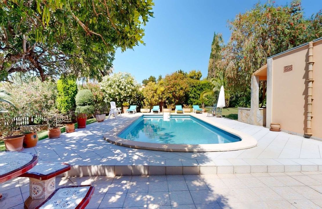 Exclusive - 7 bedroom Villa in Bonaire, Alcudia with pool and garages in top location