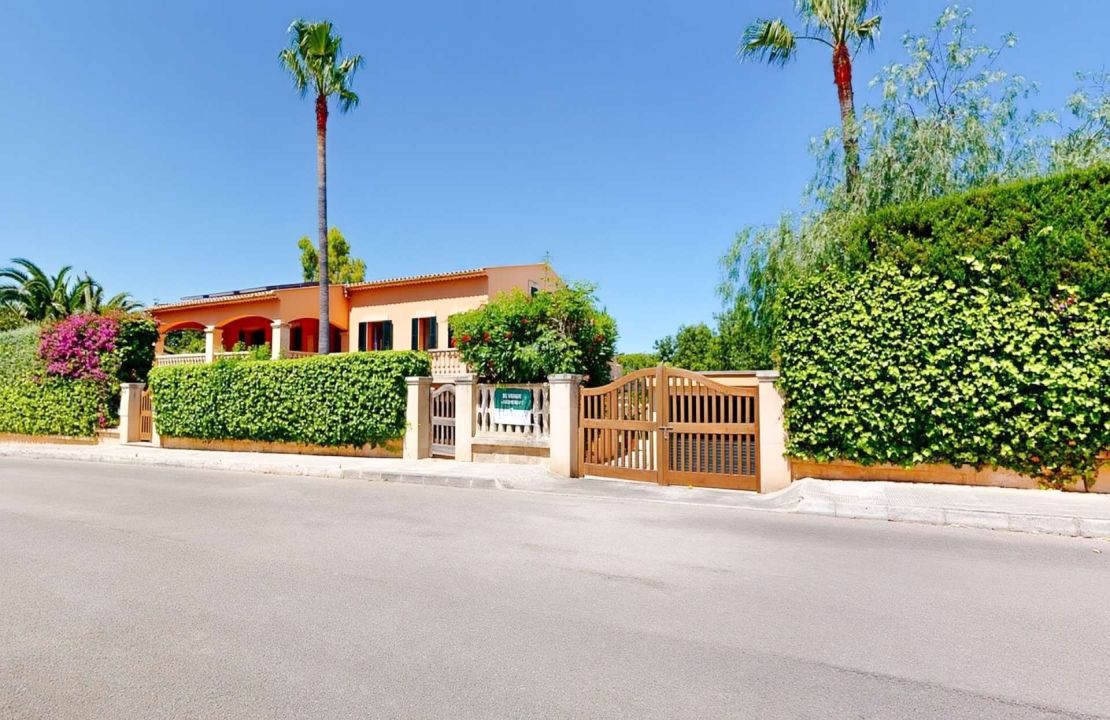Exclusive - 7 bedroom Villa in Bonaire, Alcudia with pool and garages in top location