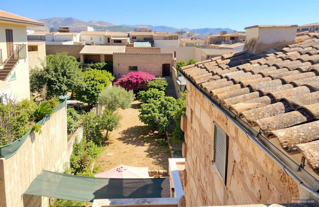 Casa de pueblo con jardín y casa de invitados en Sa Pobla en venta