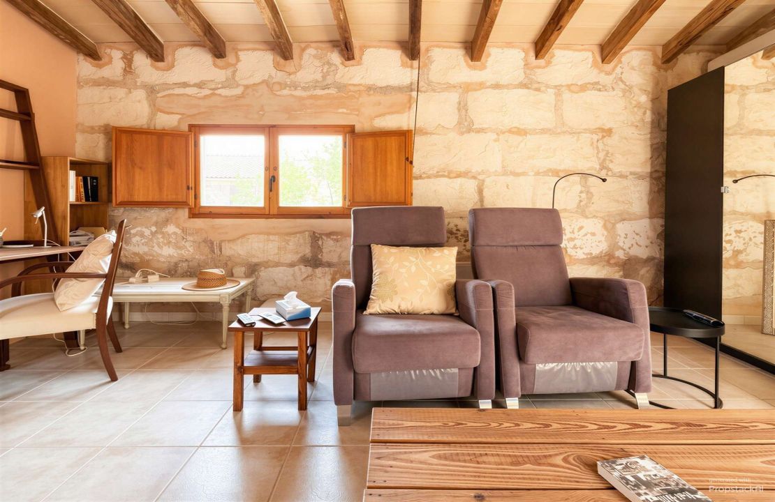 Casa de pueblo con jardín y casa de invitados en Sa Pobla en venta