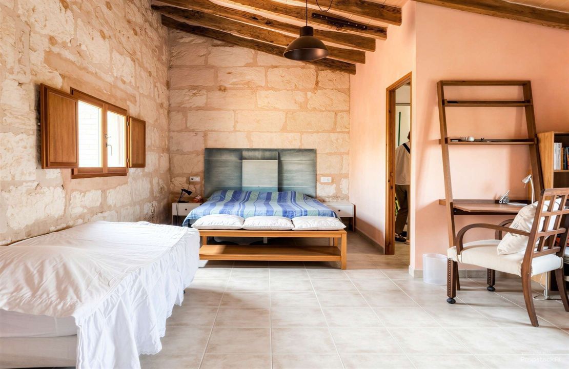 Casa de pueblo con jardín y casa de invitados en Sa Pobla en venta