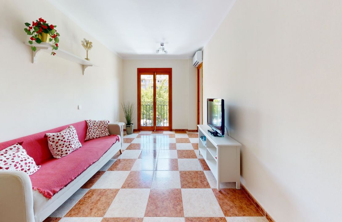 First floor apartment in the center of Puerto Pollensa Mallorca with pool for sale