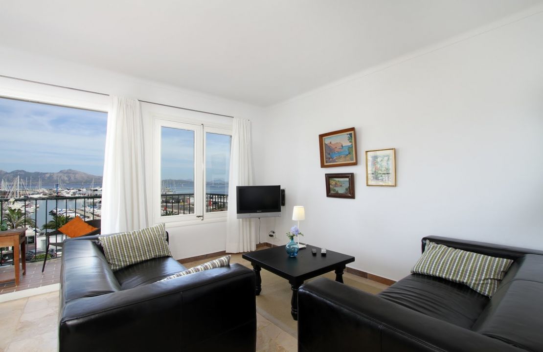 Third floor apartment for rent with lift in first sea line located in Puerto Pollenca