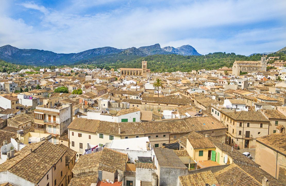 Wundervolles Stadthaus in Pollensa mit Lizenz zur Ferienvermietung und Terrasse zu verkaufen