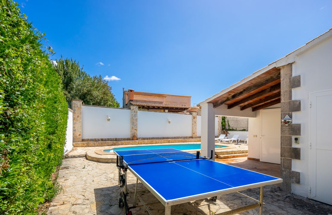 Attraktive Villa in Bonaire Alcudia mit Lizenz zur Ferienvermietung und Pool zu verkaufen