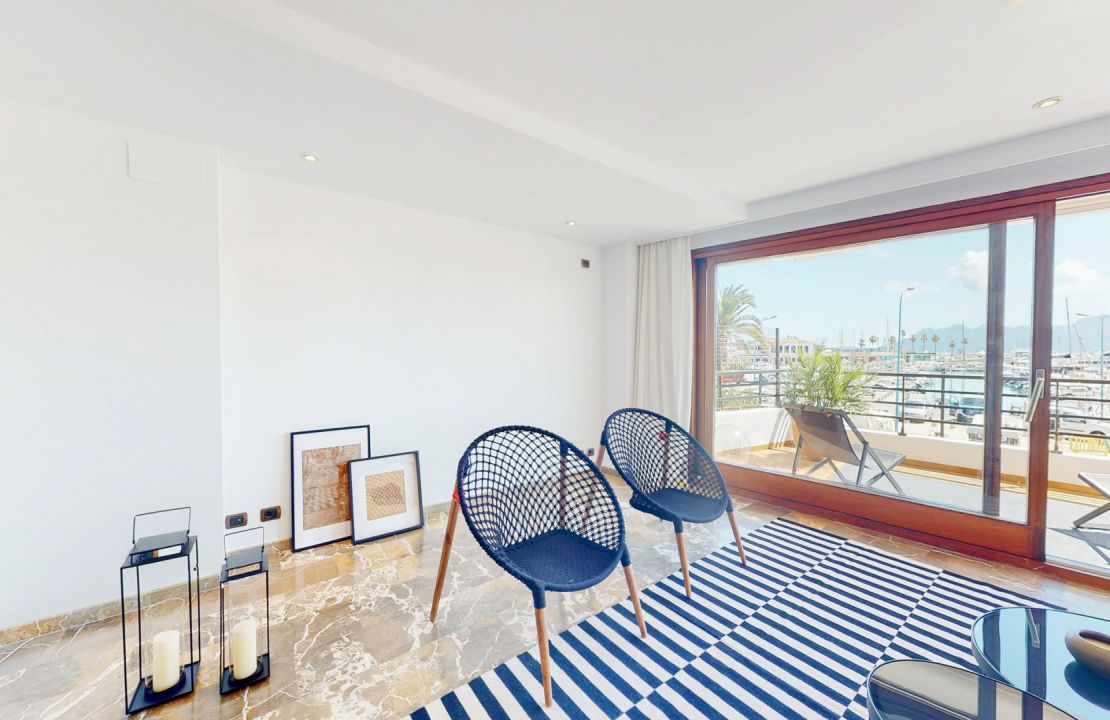 Magnificent duplex apartment in Puerto Pollensa first line to the sea for sale