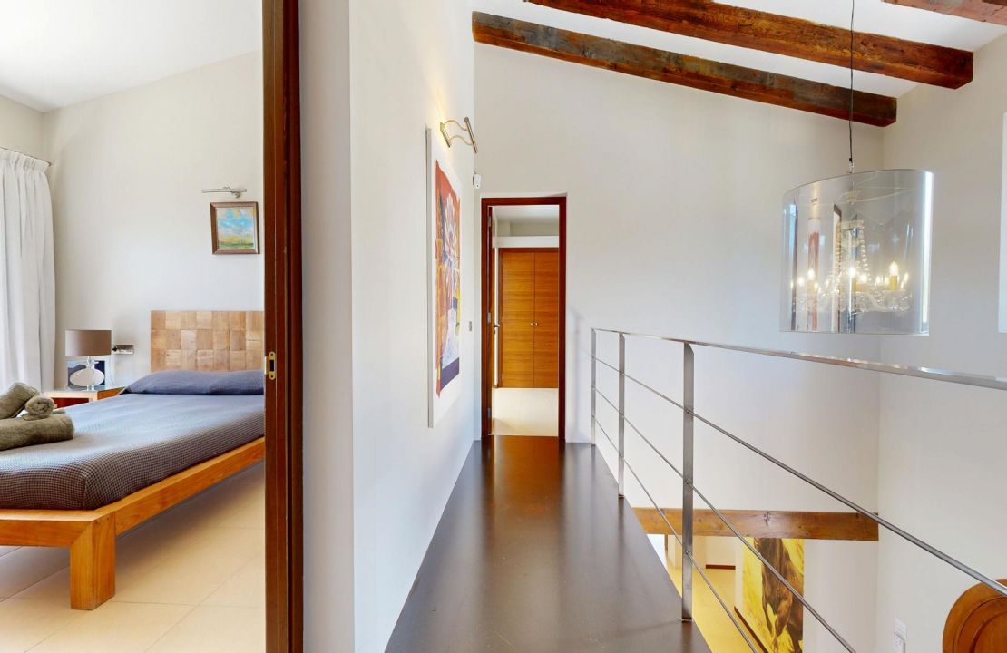 Traditional Elegance in the Countryside Near Pollensa with Holiday Rental License for 12 People for Sale