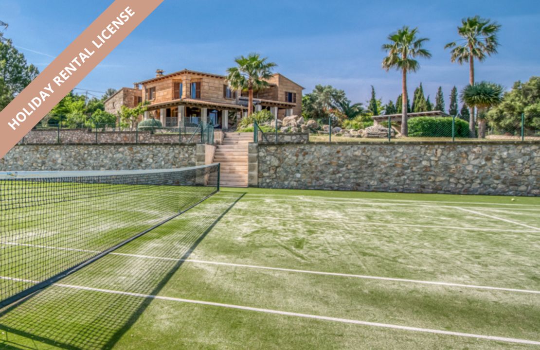 Finca in Mallorca Alcudia mit Lizenz zur Ferienvermietung, Pool und Tennisplatz zu verkaufen