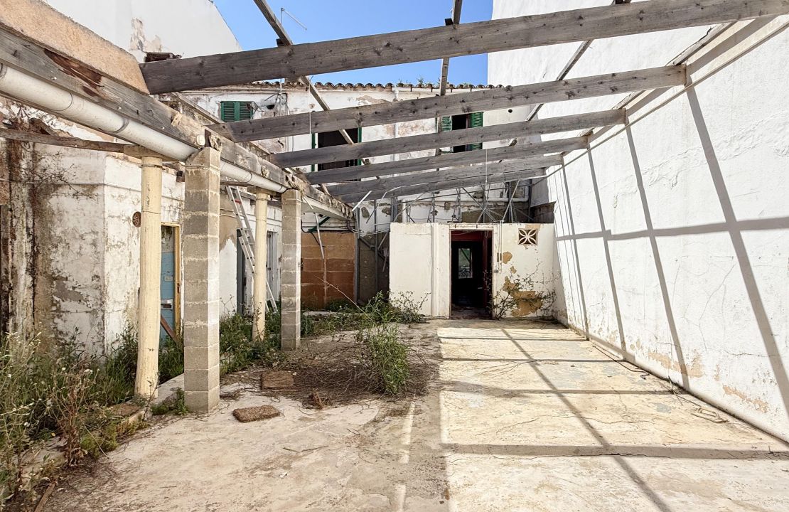 Geschäftslokal und einer Wohnung zu verkaufen in Puerto Pollensa Mallorca