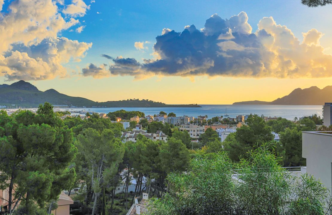 Puerto Pollenca Villa in the exclusive Gotmar region with sea views and holiday rental license