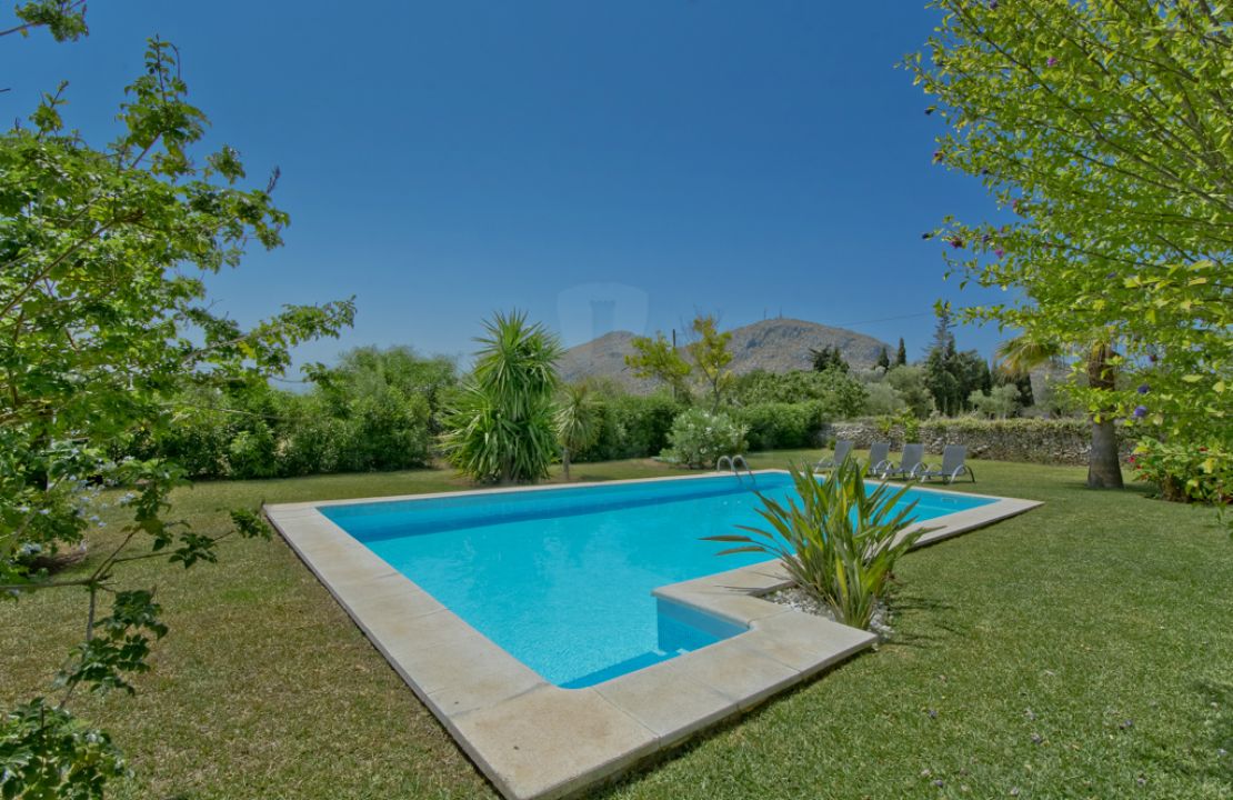 Lovely Villa with holiday rental license and very good location close to Alcudia