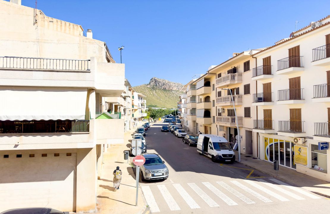 Port de Pollensa gepflegte 3-Schlafzimmer-Wohnung im Zentrum zu verkaufen