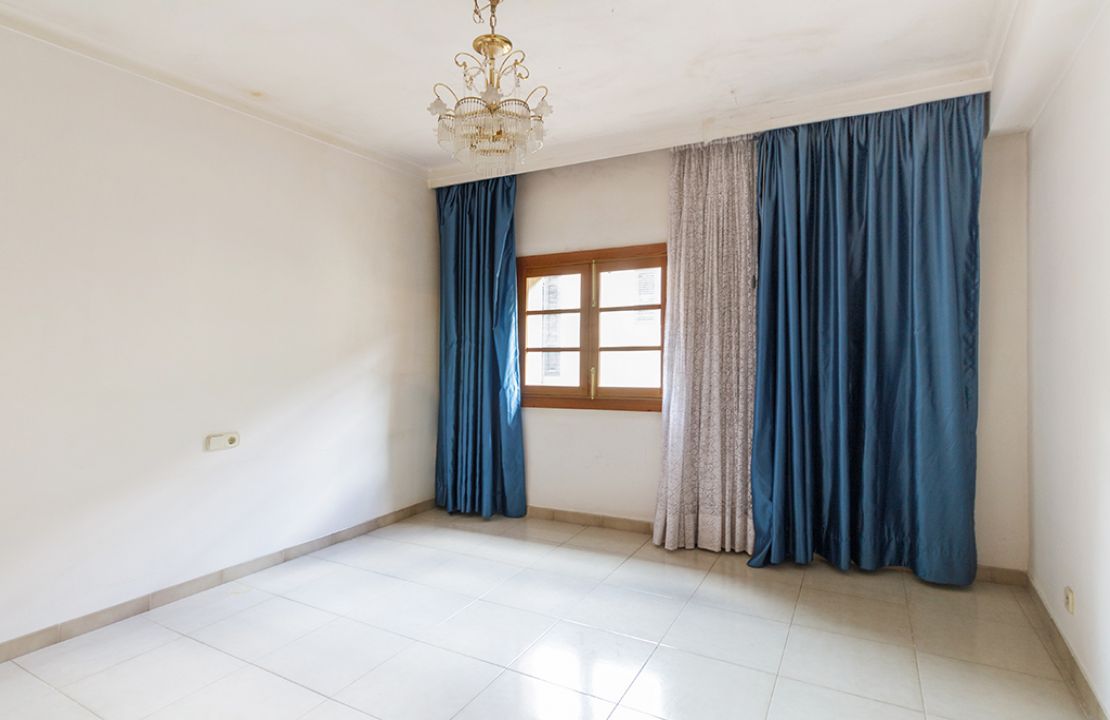 Campanet casa de pueblo con jardín en venta