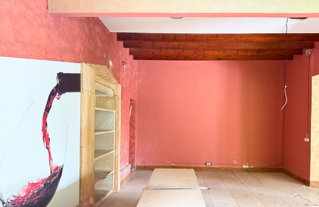 Geschäftslokal und einer Wohnung zu verkaufen in Puerto Pollensa Mallorca