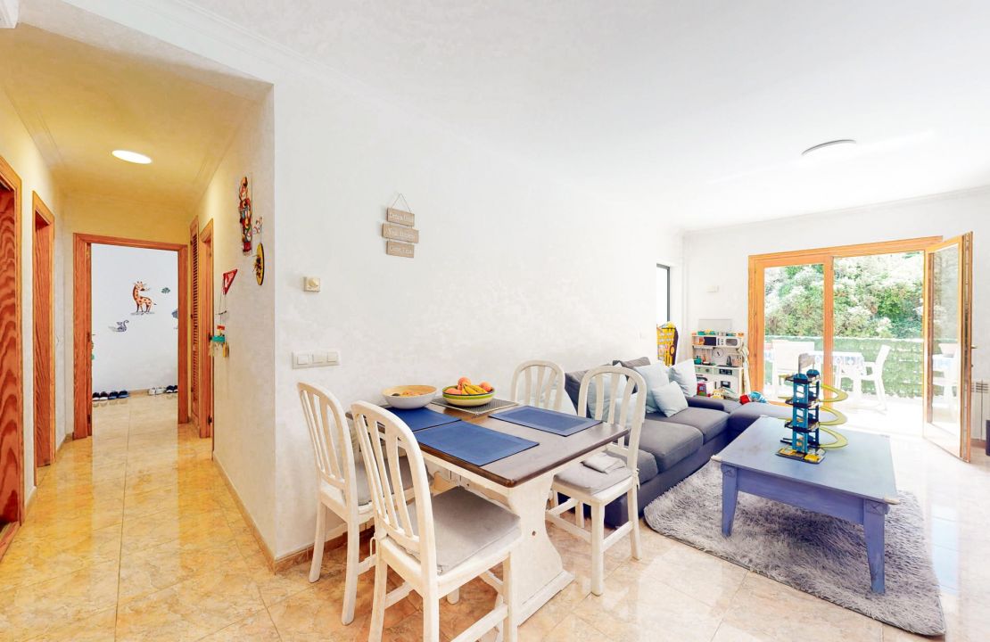Charming Apartment in Cala San Vicente with pool, close to the Beach
