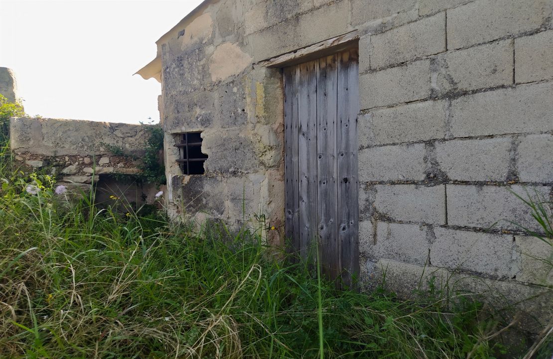 Plot for sale in Campanet