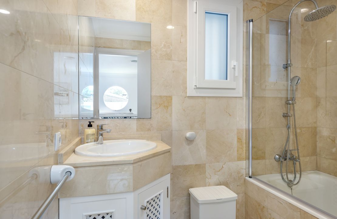 First line Villa for sale with holiday rental license in Playa de Alcudia