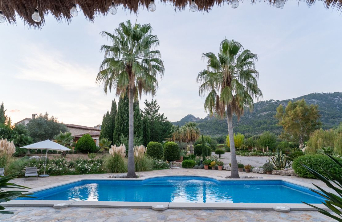 Country house for sale, Selva - Mallorca with private swimming pool