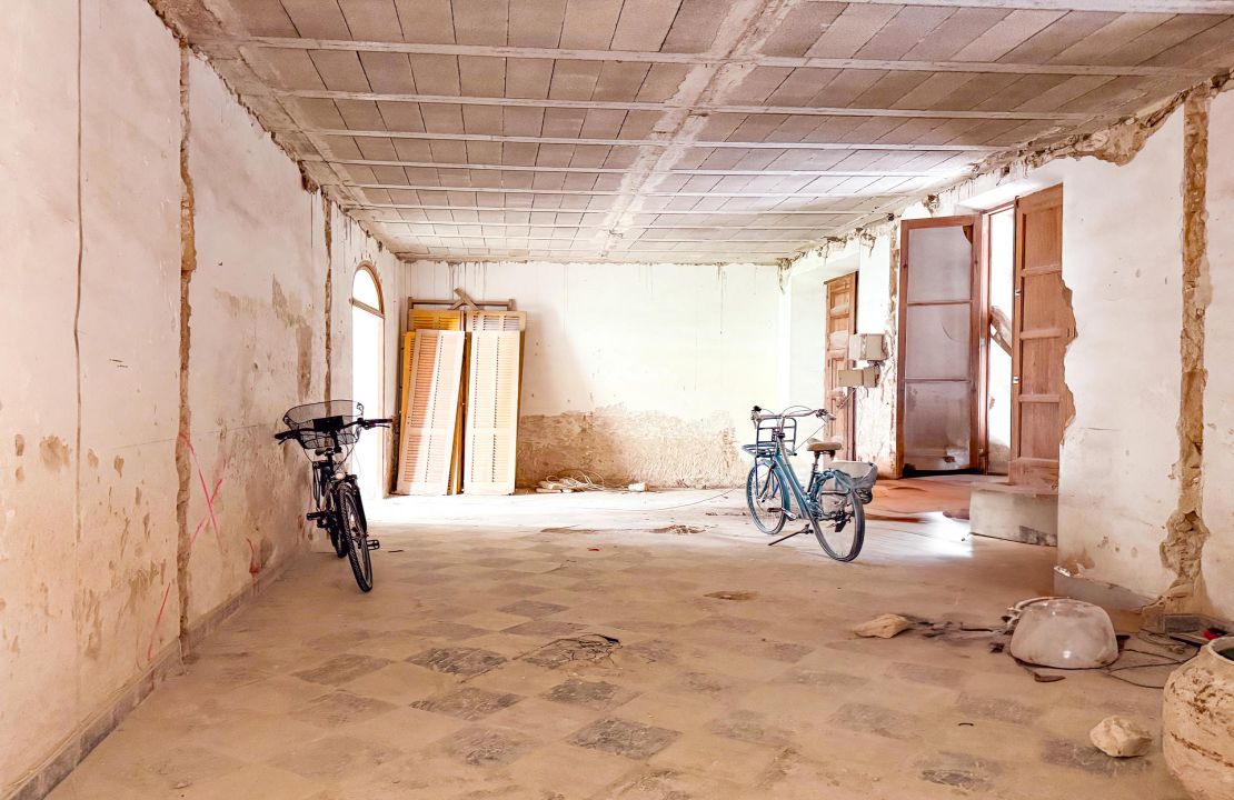 Casa señorial histórica en Pollensa con jardín, garaje y terrazas – Proyecto de renovación