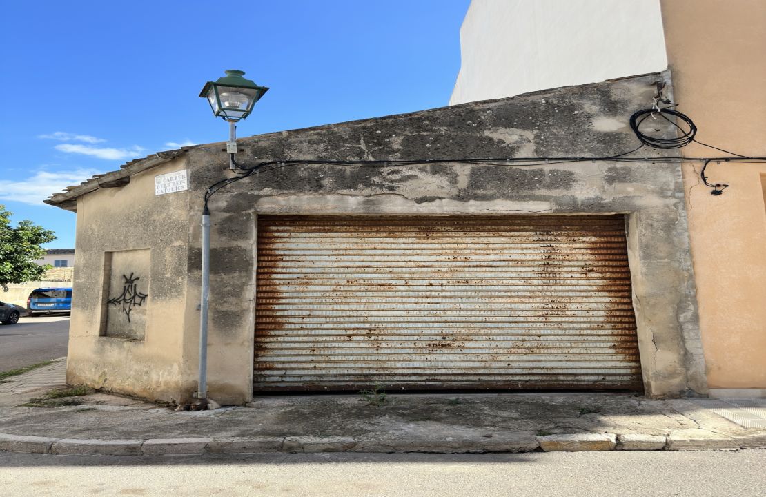Parcela en Pollensa, Mallorca en venta con licencia para construir una casa unifamiliar